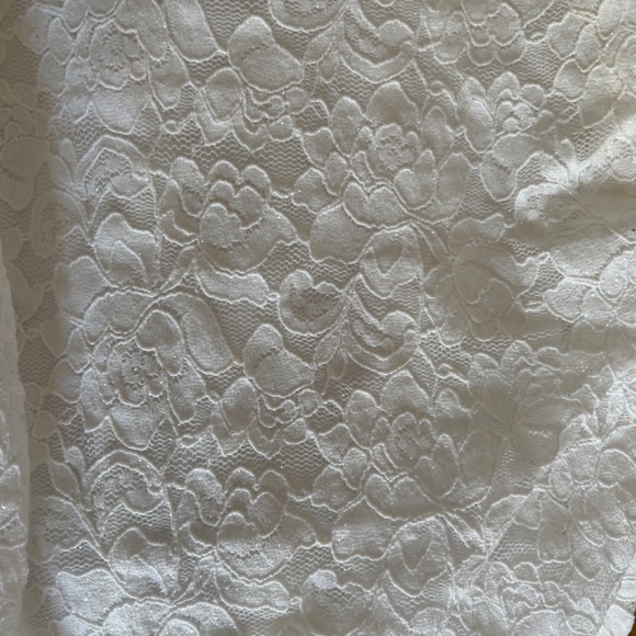 Size Medium- David’s Bridal Wedding Dress - Picture 6 of 9